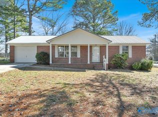 21 Walker Dr SW, Arab, AL 35016