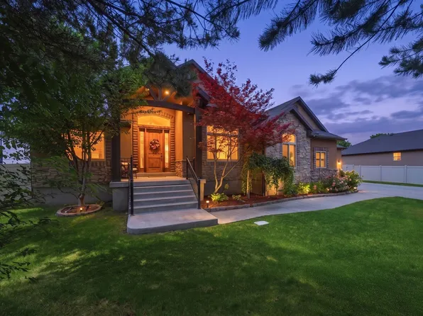 11372 S Via Arboles Ct W, South Jordan, UT 84095
