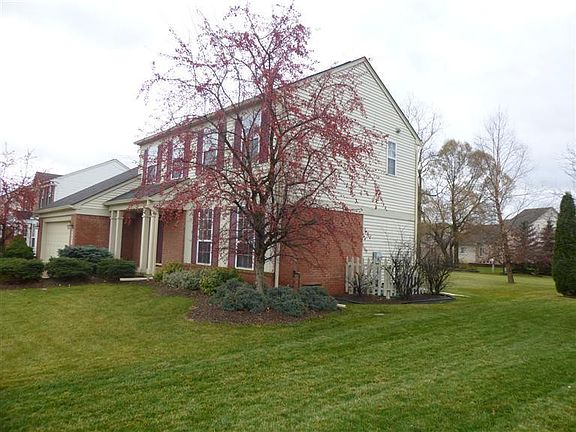 3rd image of 45231 Greenbriar Dr