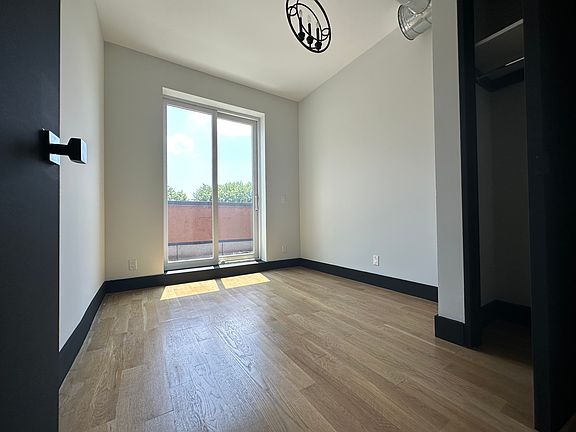 4th image of 244 Hawthorne St #4R