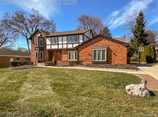 5363 Clearview Dr, Troy, MI 48098