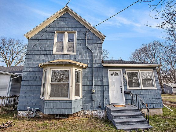 4th image of 229 Laurel Dr