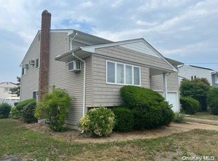 965 Mildred Dr, Baldwin, NY 11510