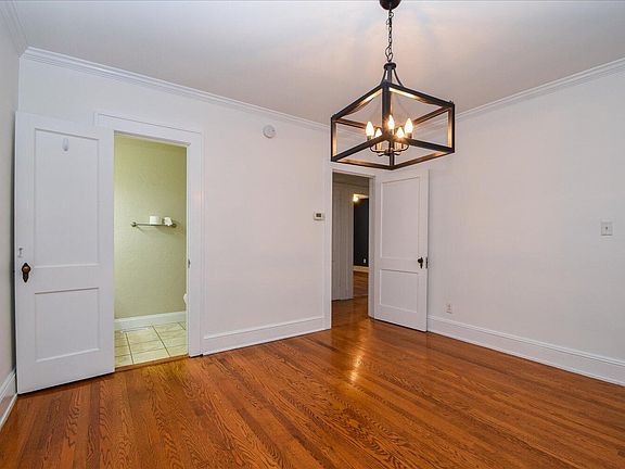 4th image of 306 S Franklin St