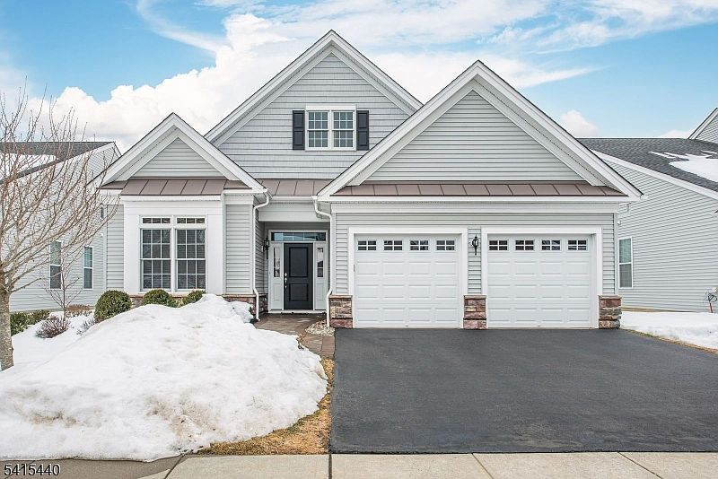 1st image of 12 Beecher Ln