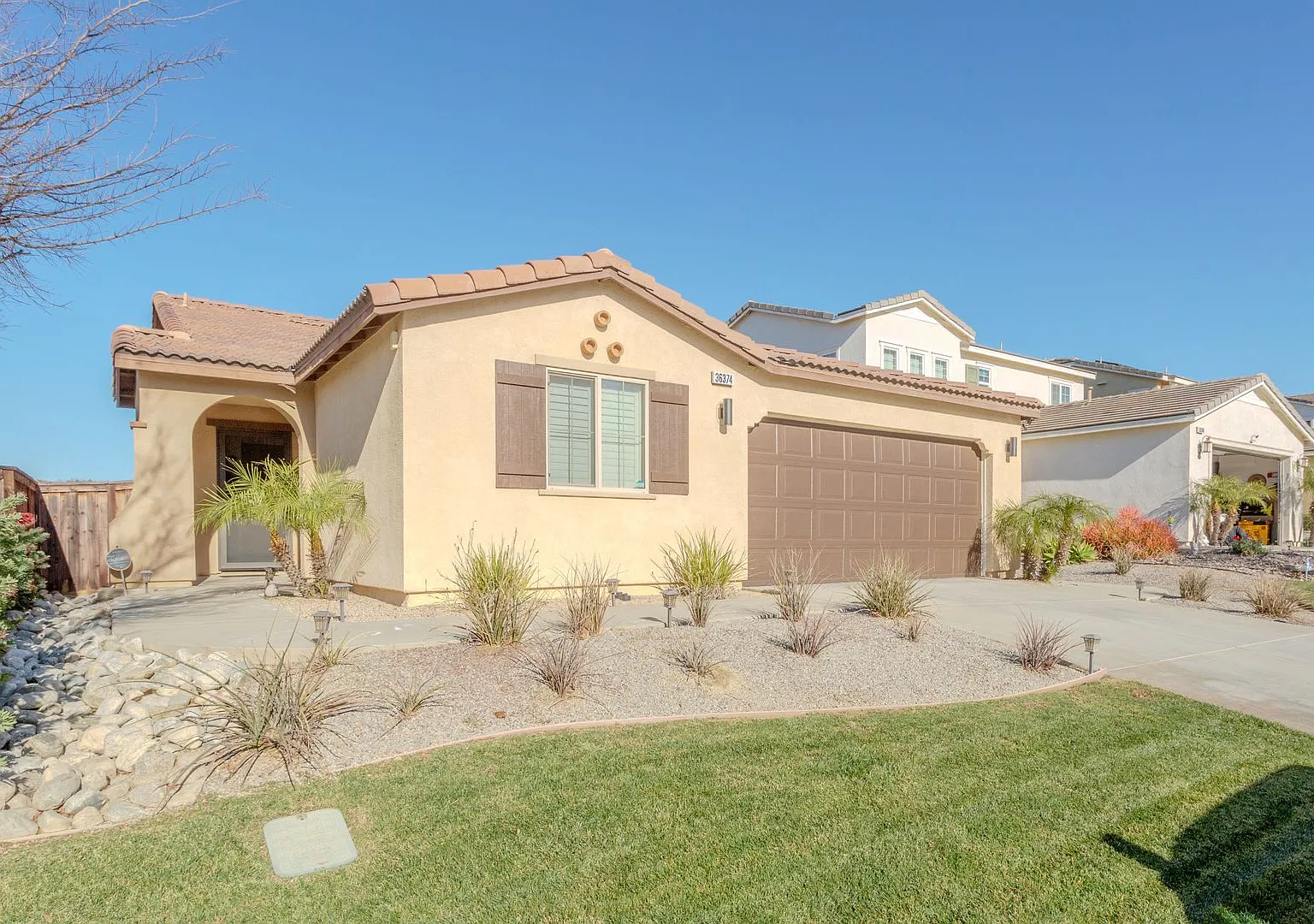 Coming Soon! Beautiful ~One Story~ 3 Bedroom Home For Rent In Gated Community! — Photo 1