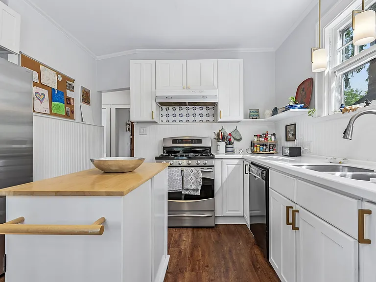 11 Brookwood Dr #101 — Photo 4