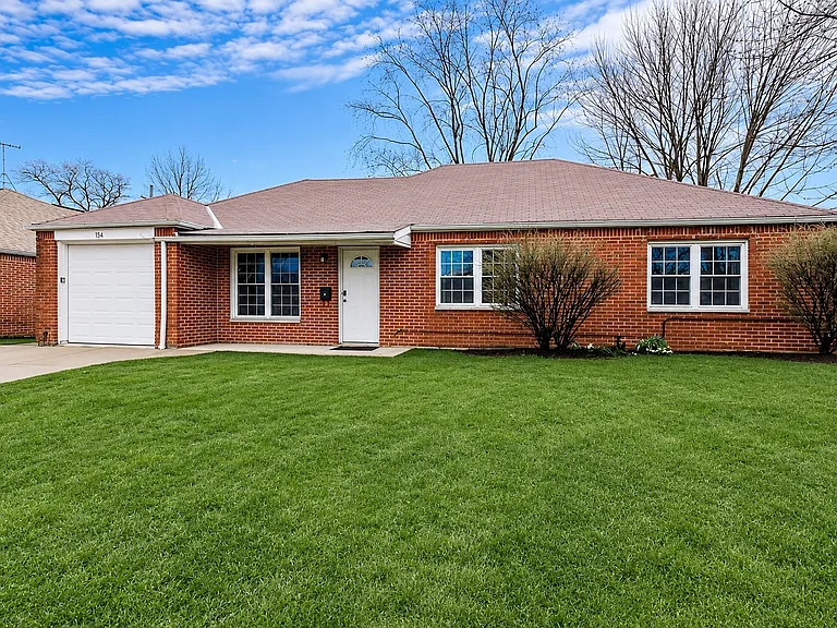 754 Hemlock Dr — Photo 1