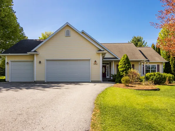 3846 Stoneridge Dr, Traverse City, MI 49684