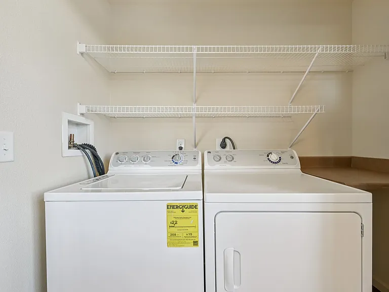 Copper Creek Apts — Photo 24