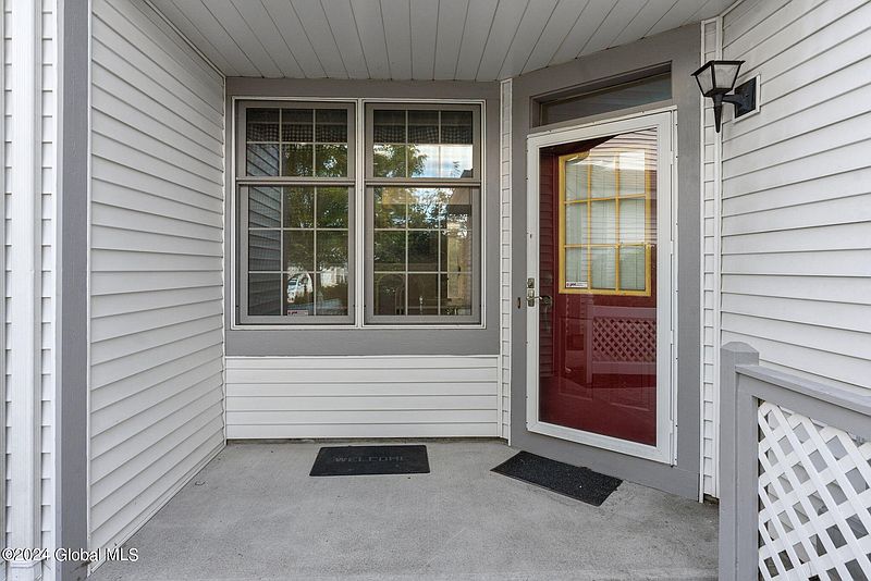 3rd image of 3 Valley View Avenue