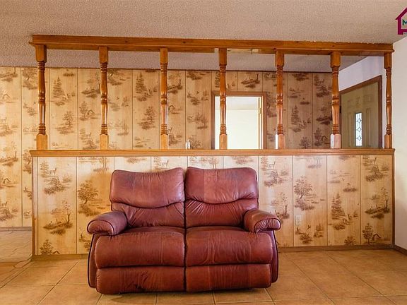 4th image of 5651 S Main St