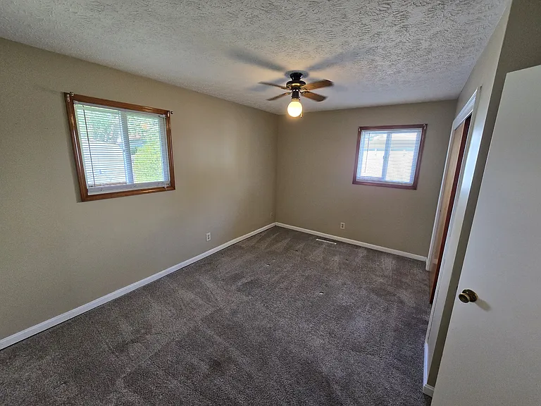 2952 Louise Ave — Photo 18