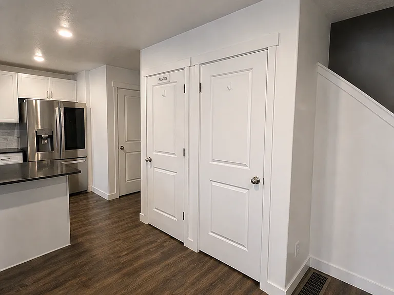 983 W Fox Run Ave — Photo 8