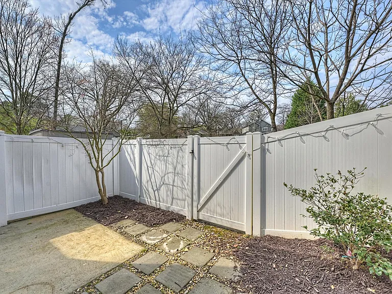 2252 Vision Dr — Photo 27