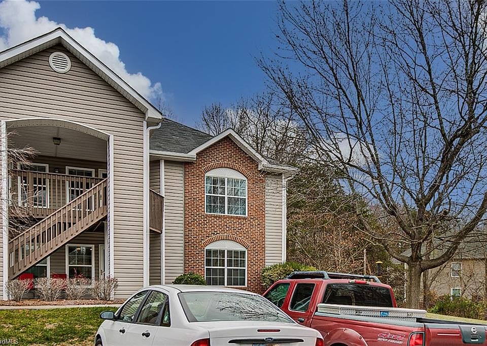 1st image of 2680 Ingleside Dr #1D