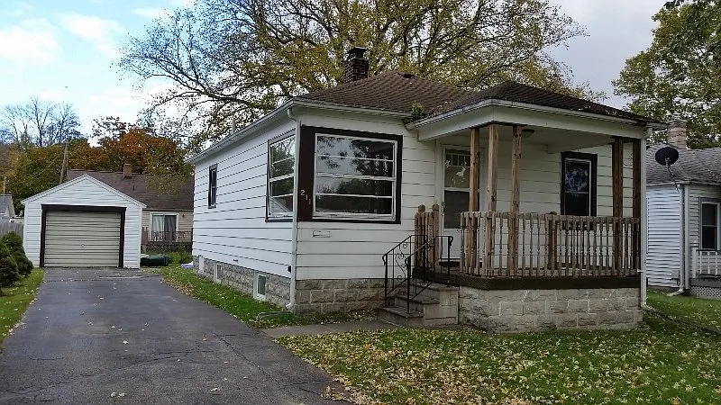 211 Caroline St photo 1