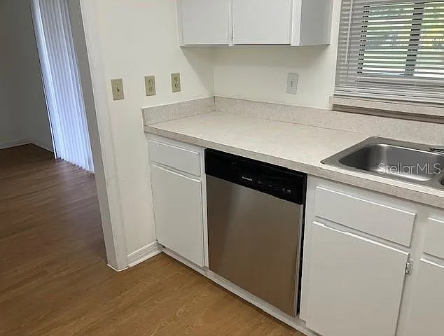 503 Chancellar Dr — Photo 13