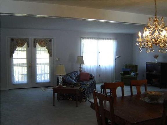 4th image of 632 Frank Dr