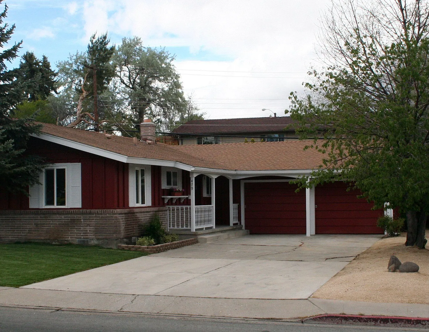 479 W Plumb Ln photo 1