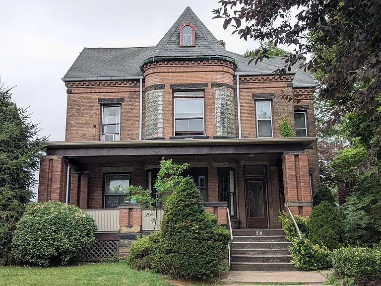 510 Chestnut Ave NE — Photo 2
