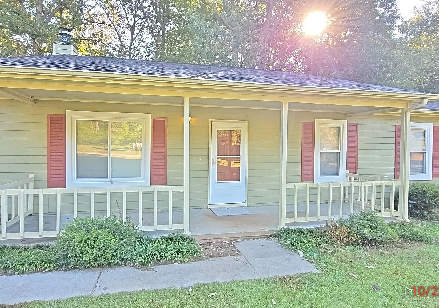3 bed, 2.0 bath, 1560 sqft, $1,950 — Photo 2