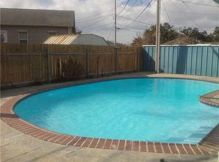 908 Badger Dr, Arabi, LA 70032