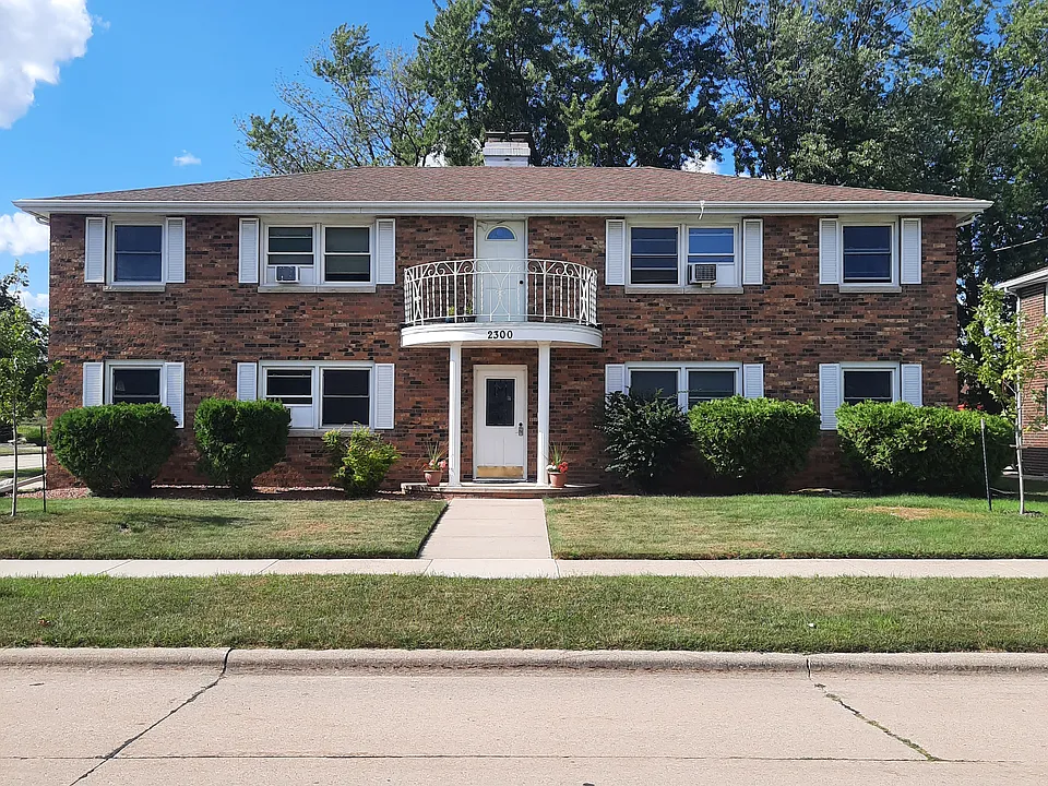 2300 E Peter St #1