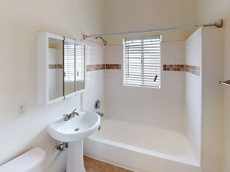 CCD - Country Club Dr. Apts. — Photo 9
