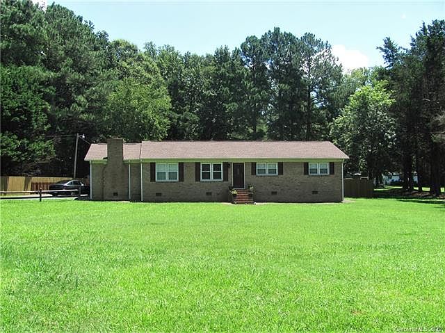 1st image of 824 Caraway Dr
