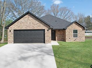 307 E Arizona St, Mount Pleasant, TX 75455