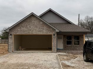 419 W Edison Ave, Muscle Shoals, AL 35661