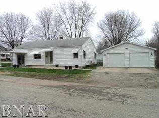 110 S Fairview Pl, Clinton, IL 61727