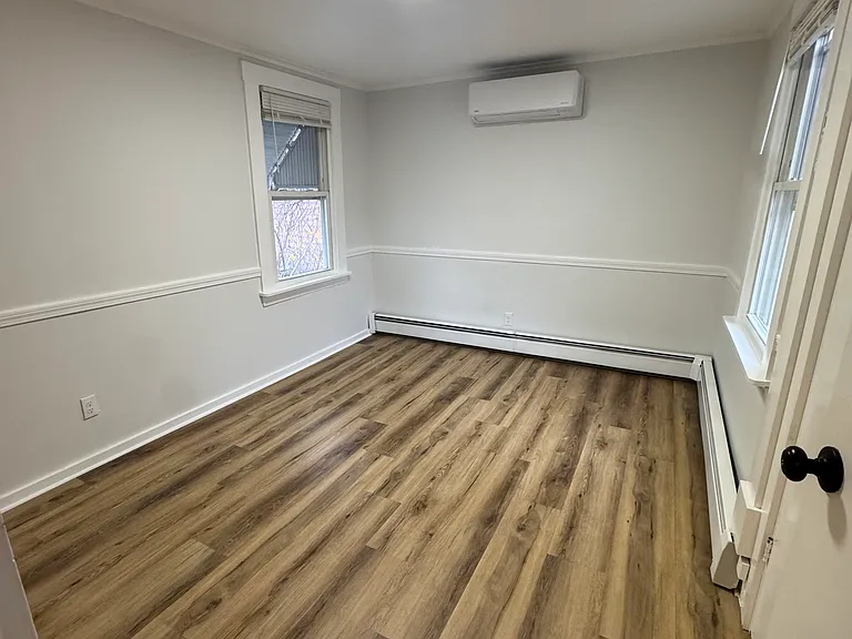 38 Spring St #2-R — Photo 8