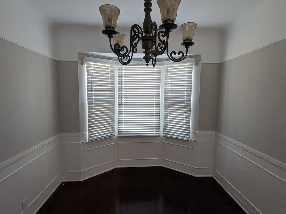 Dining room with bay window