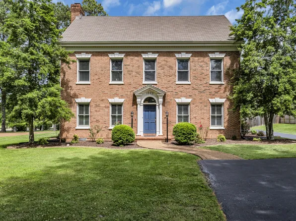1003 Graymere Manor Rd, Columbia, TN 38401