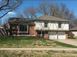 3020 SW 33rd St, Topeka, KS 66614