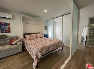 3708 Woodcliff Rd, Sherman Oaks, CA 91403