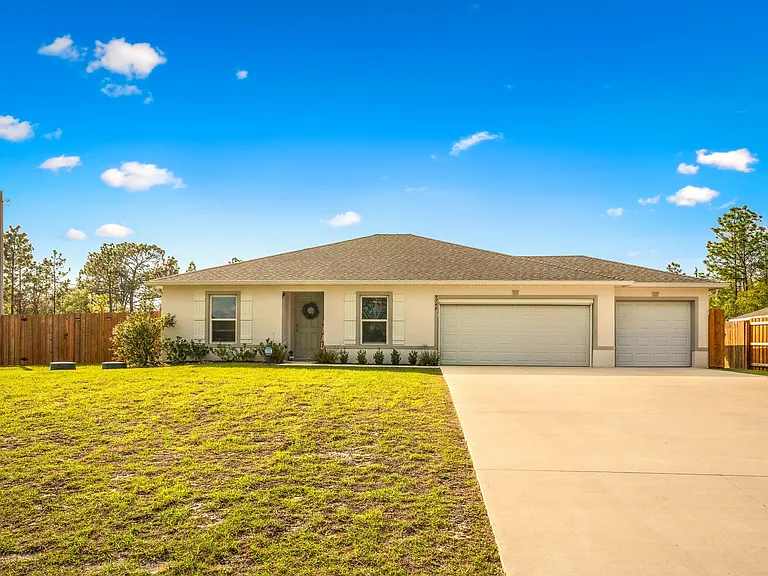 9748 N Vaughn Dr — Photo 1