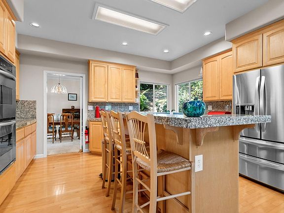 5th image of 21 Bay Laurel Ct