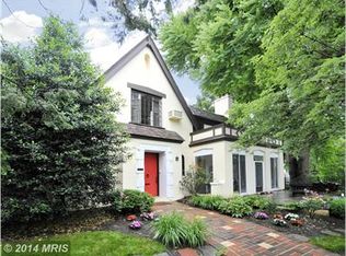 6702 Hillcrest Pl, Chevy Chase, MD 20815