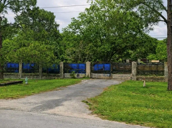 2005 S Highway 288b, Angleton, TX 77515