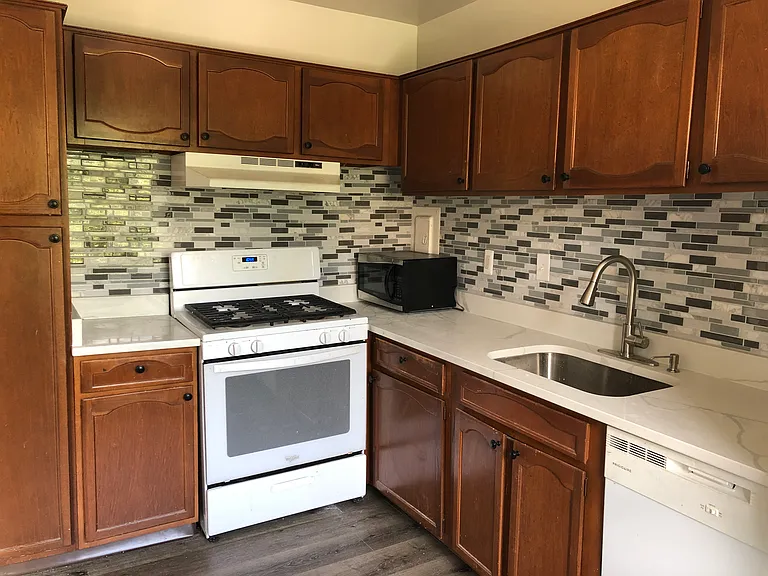 6018 Westchester Park Dr #302 — Photo 7