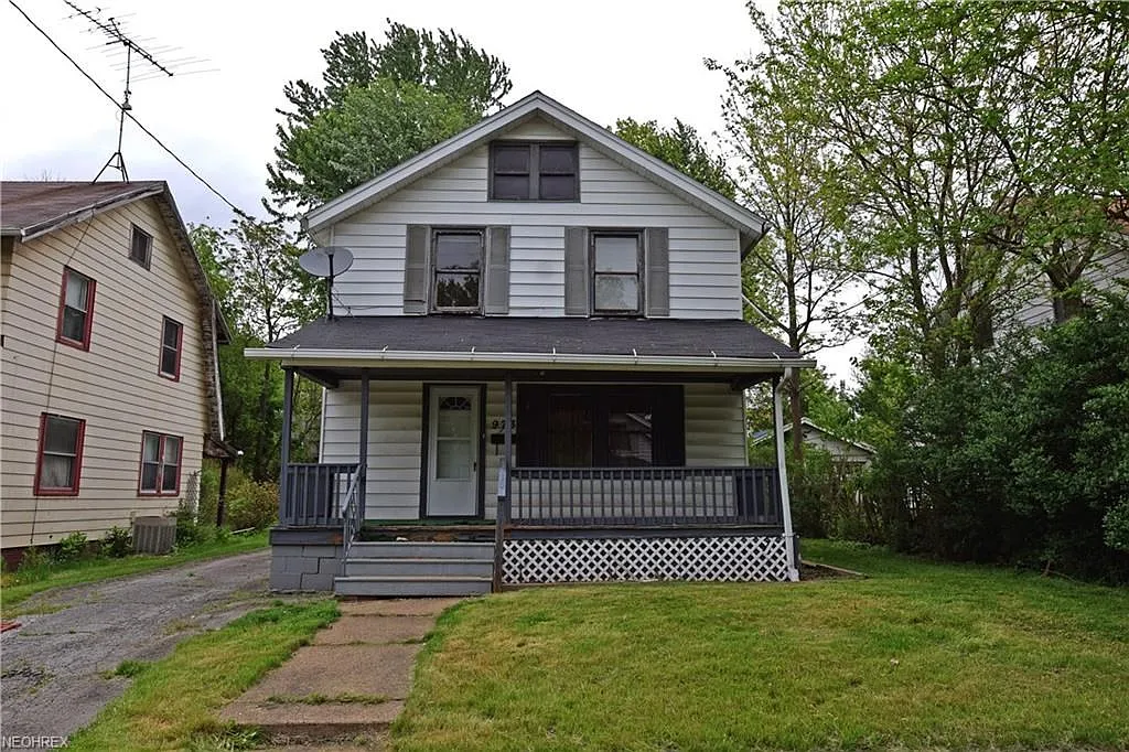 973 Dana St NE photo 1