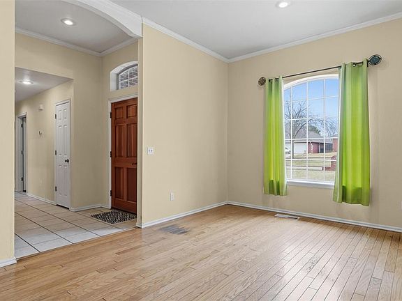 4th image of 1205 Alexanders Trl