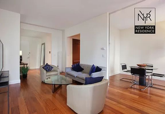 2nd image of 33 W 56th St APT 6E