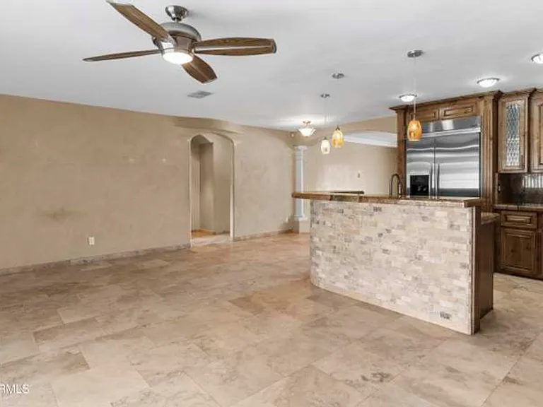 15619 N 58th Ave — Photo 5