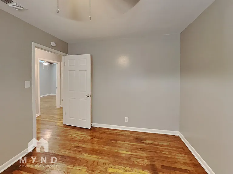 510 E University Ave — Photo 8