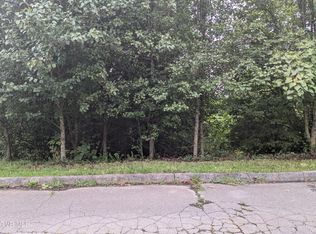 330 Bayberry Dr, Kingsport, TN 37663