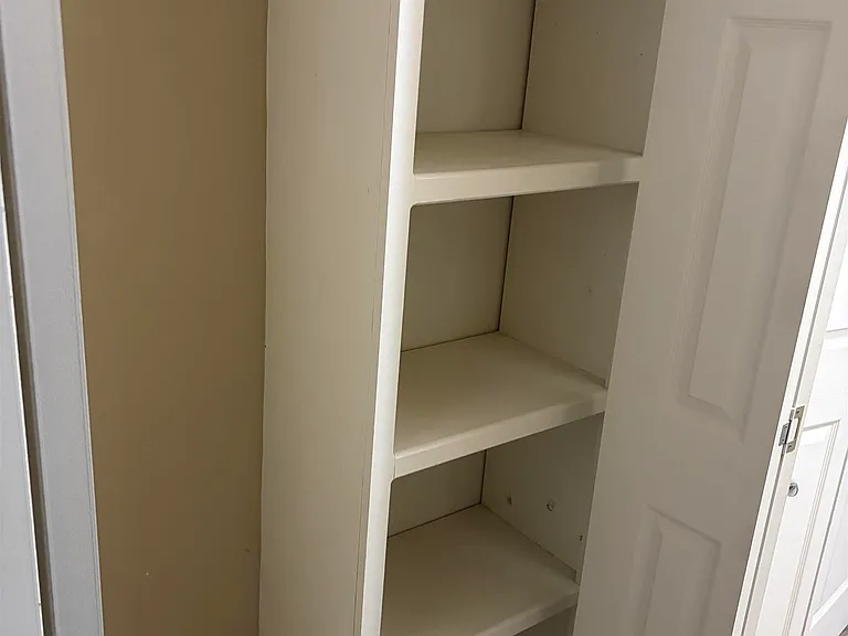 913 W Rothland St #A — Photo 18